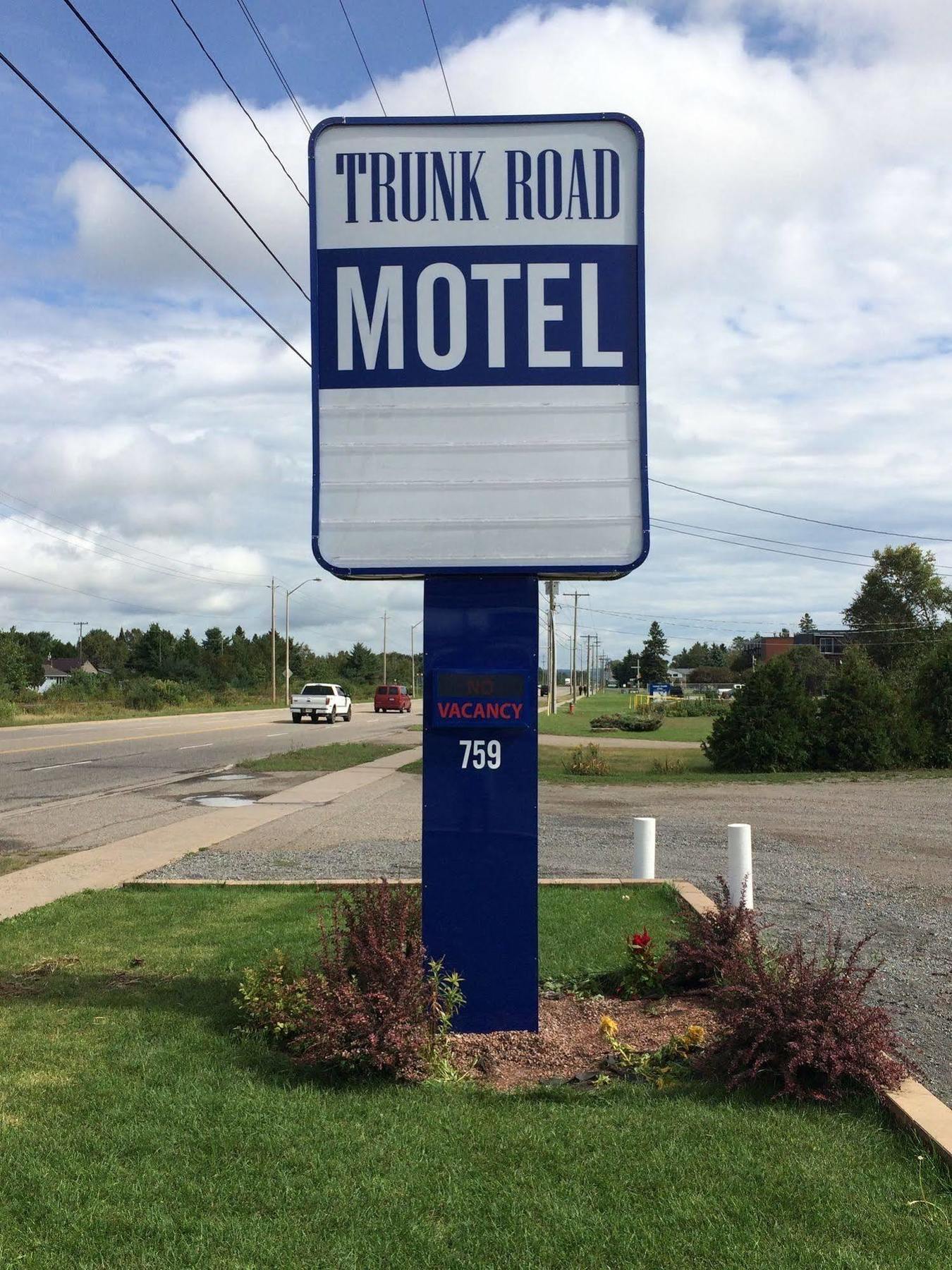 Trunk Road Motel Су Сент Мари Екстериор снимка